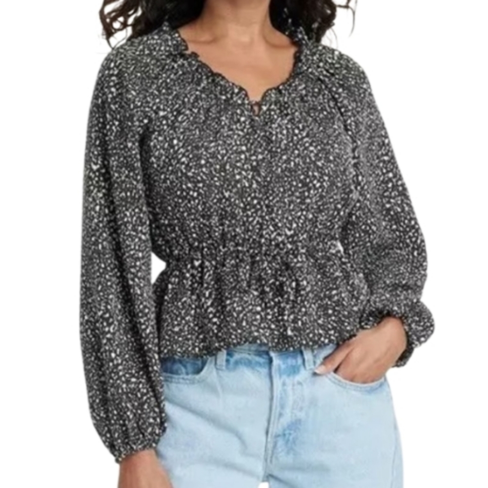 Universal Thread Black and White Blouse